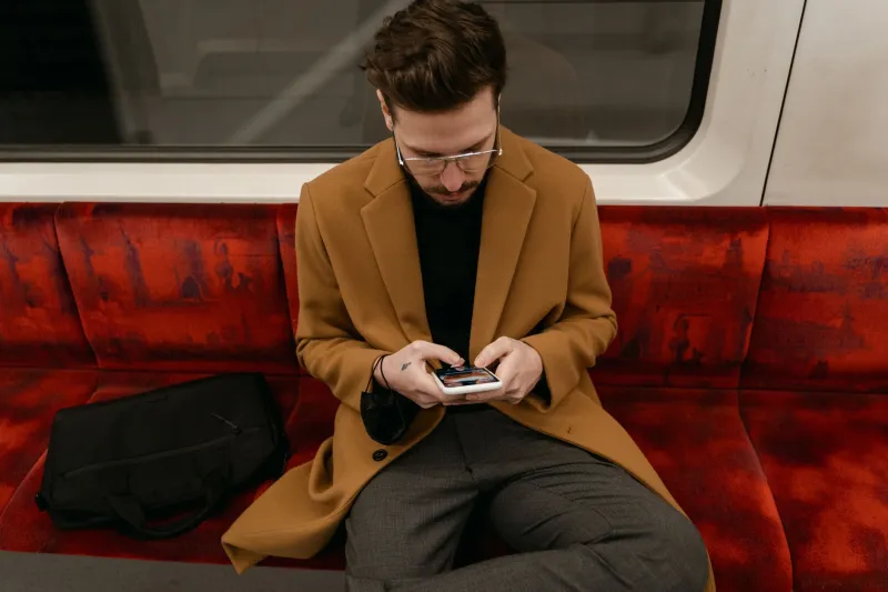 Fifteen Minutes, Real Dollars: The Downtime Hustles That Actually Pay Out